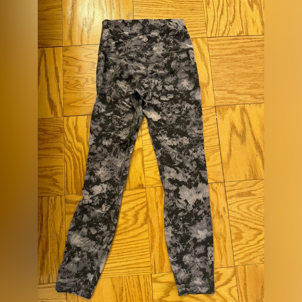 Lululemon Wunder Under size 4 25’